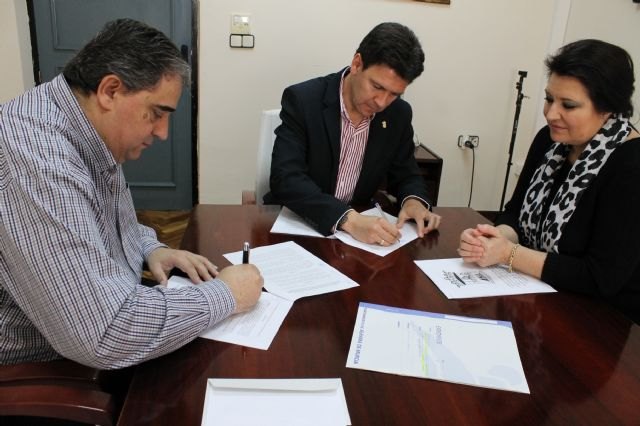 El Ayuntamiento de Alhama firma convenios con Cruz Roja, Las Flotas y la Fundación Francisco Munuera