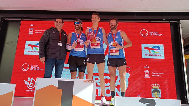 Oro, plata y dos bronces para el Club Atletismo Alhama en la 'Total Energies Maratón Murcia Costa Cálida 2025'